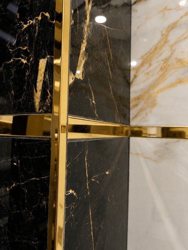 Kątownik dekoracyjny złoty poler gold mirror